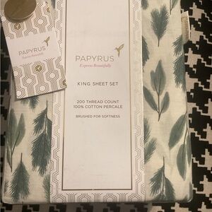 Beautiful Papyrus Cream KIng Sheet Set with Green Pine Frond Print Brand New